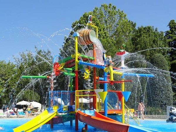 Plongez dans l'Aventure: Top des Campings avec Parc Aquatique en Haute-Savoie