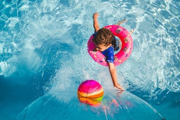 Guide des parcs aquatiques pour enfants dans le Var